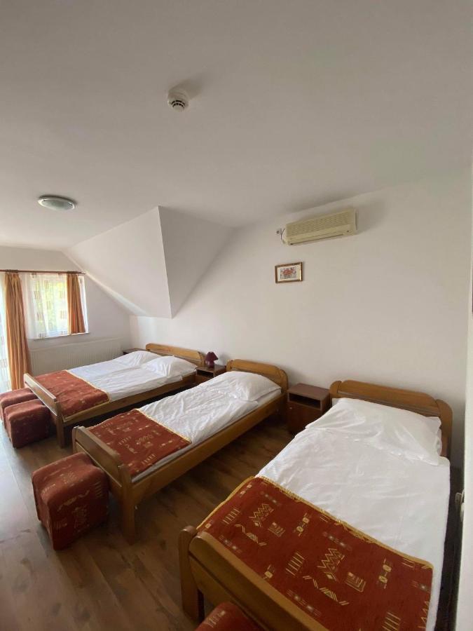 Bed and Breakfast Naphaz Panzio Tiszafüred Exterior foto