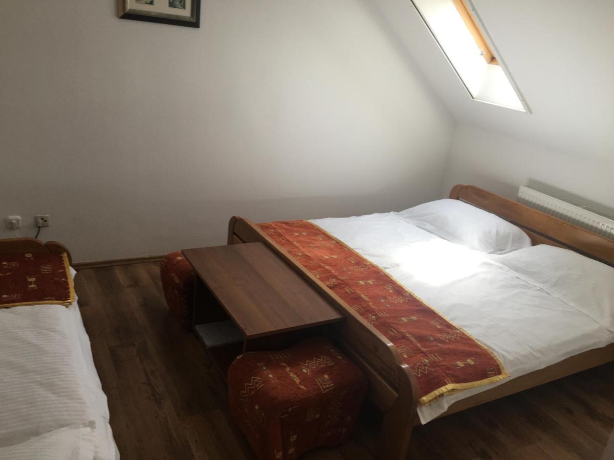 Bed and Breakfast Naphaz Panzio Tiszafüred Exterior foto